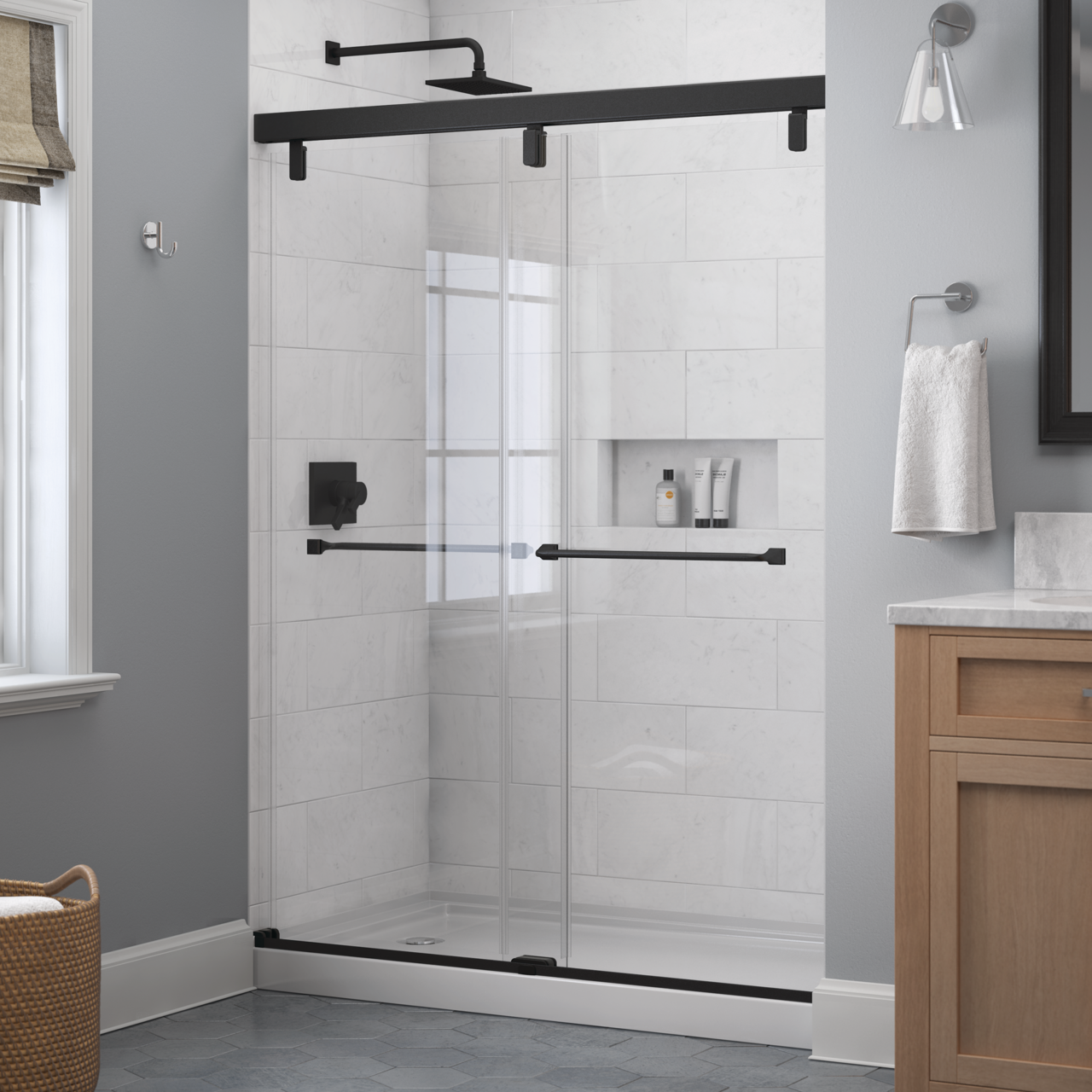 60" Shower / Clear / Matte Black