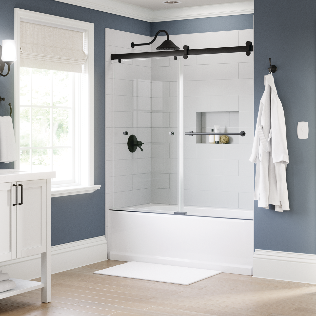 60" Bathtub / Clear / Matte Black