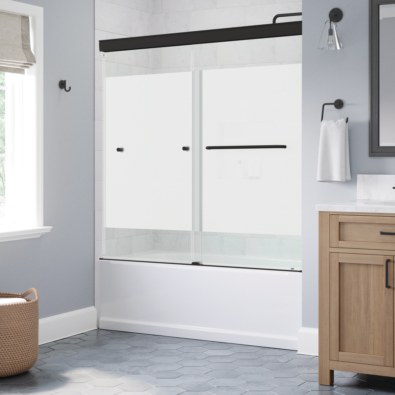 60" Bathtub / Privacy / Matte Black