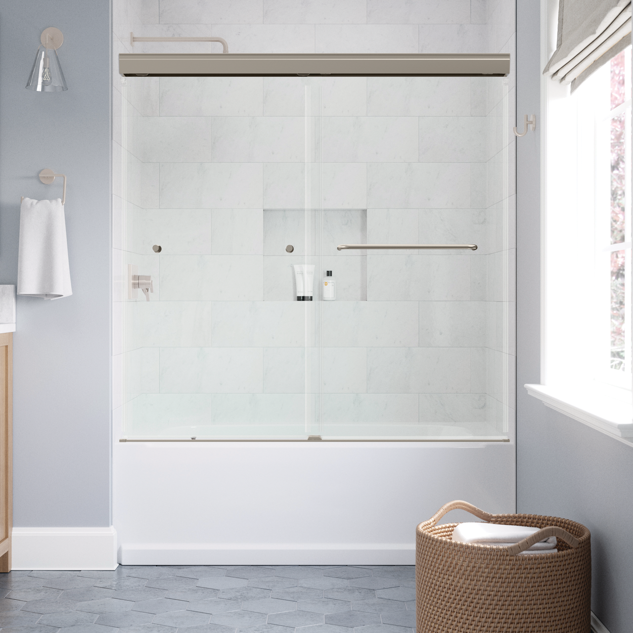60" Bathtub / Clear / Brushed Nickel (Shower Door)