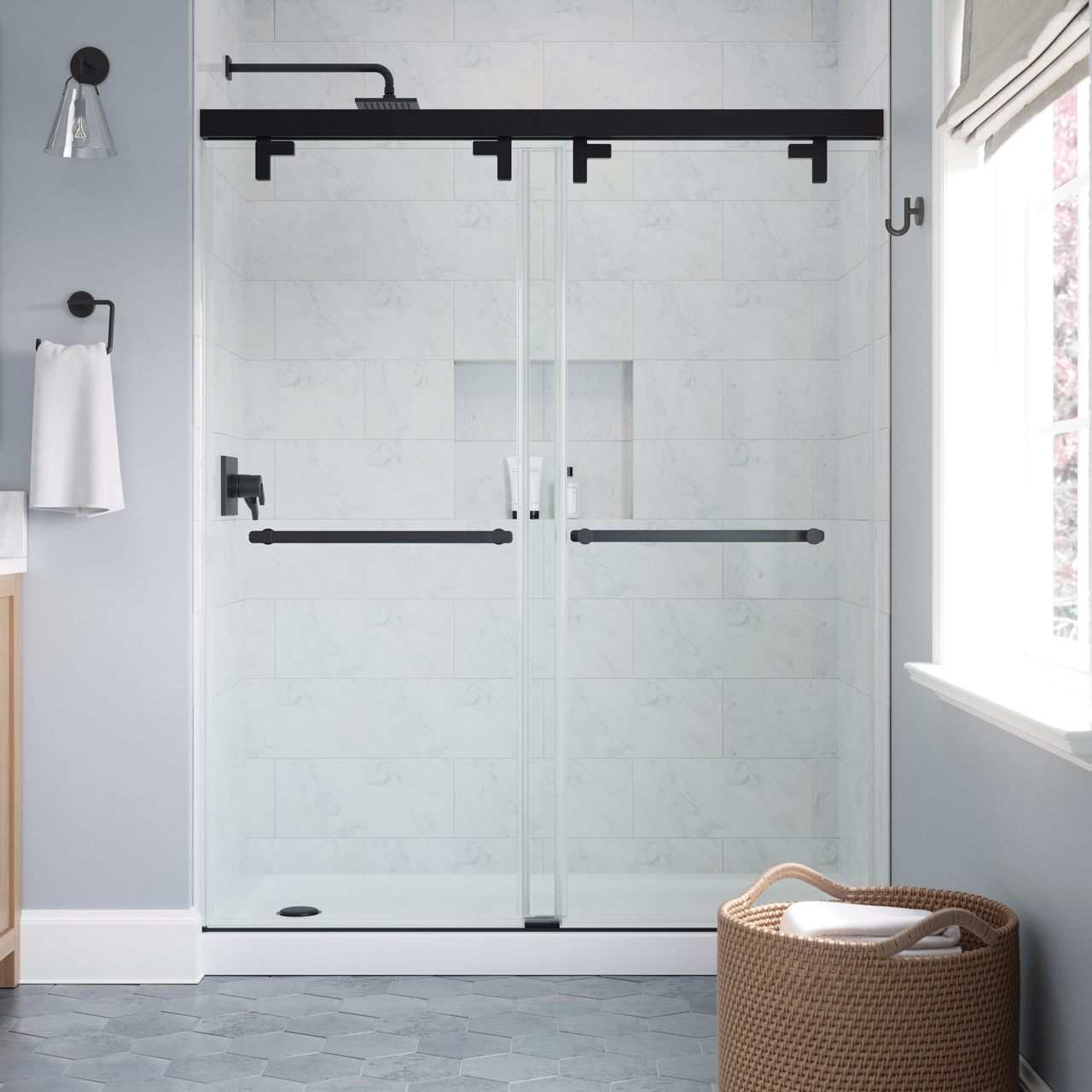 60" Shower / Clear / Matte Black