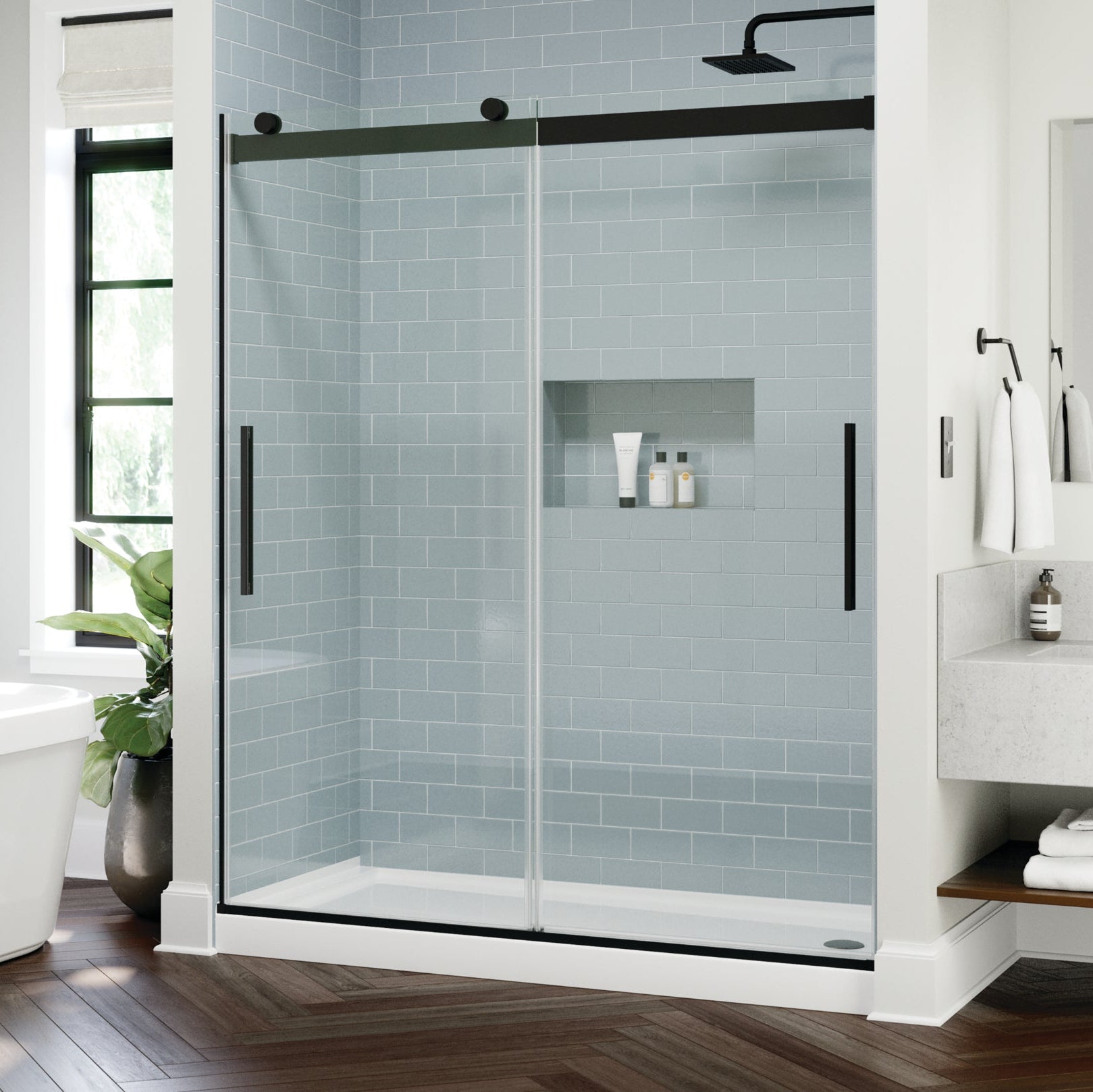 60" Shower / Clear / Matte Black