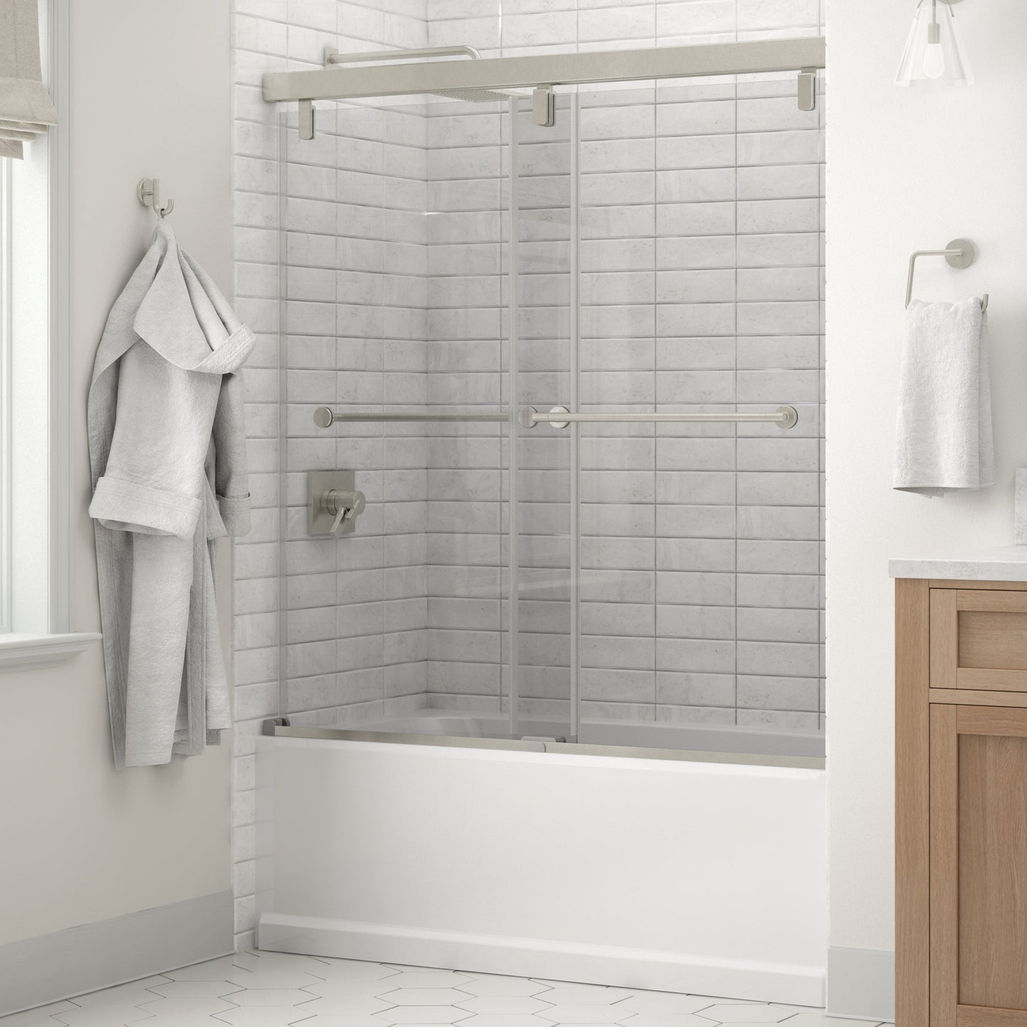 60" Bathtub / Clear / Delta Brushed Nickel