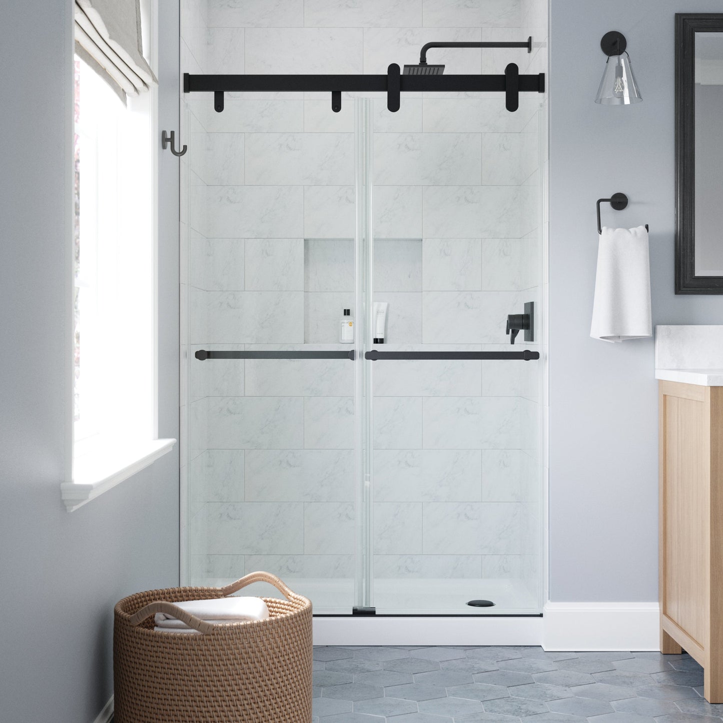 48" Shower / Clear / Matte Black