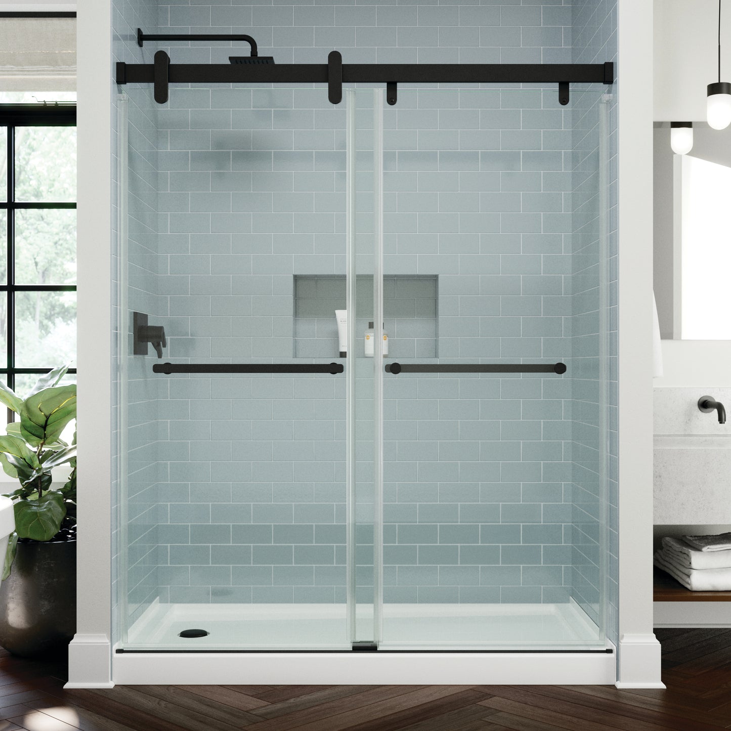60" Shower / Clear / Matte Black