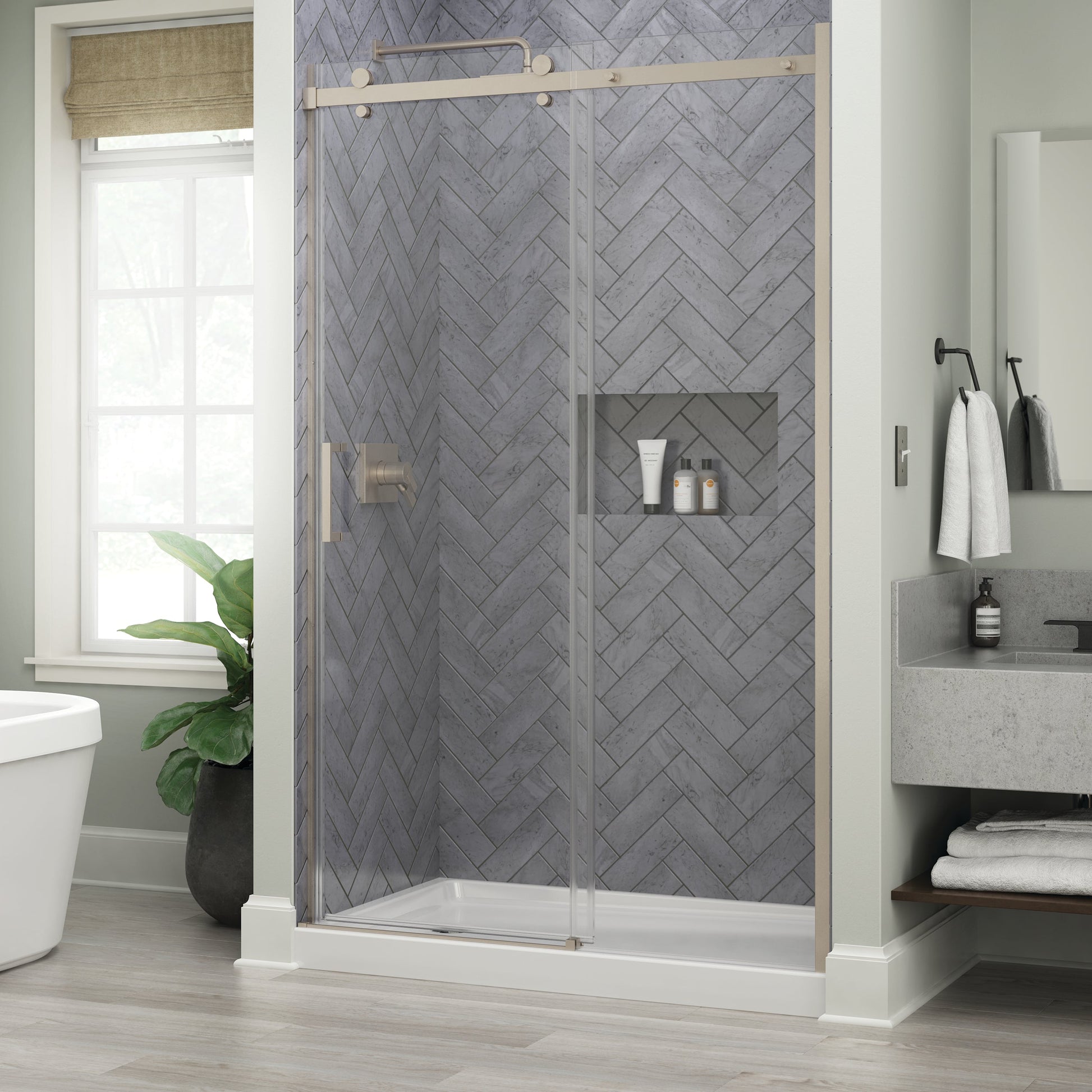 48" Shower / Clear / Delta Brushed Nickel